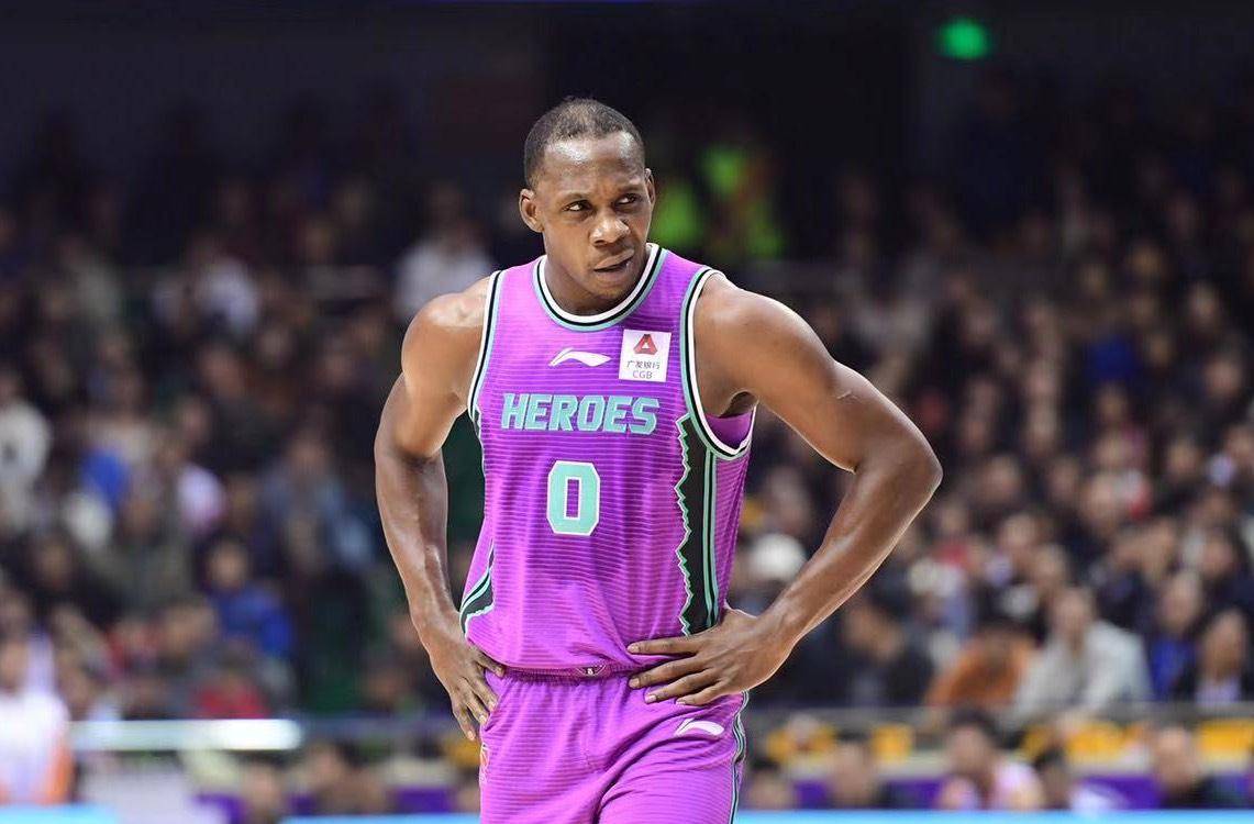 包含西汉姆训练开放日；今晨内部沟通引欢呼；CBA季后赛在即；赛季目标并未改变的词条爱游戏中国官方网站